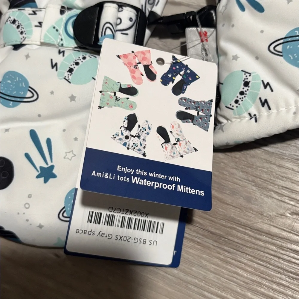 NWT Snow waterproof mittens